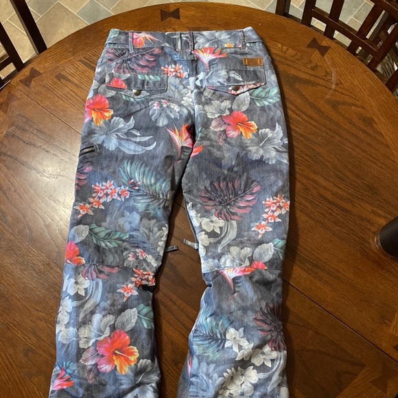 Snow pants like new - Picture 2 of 2